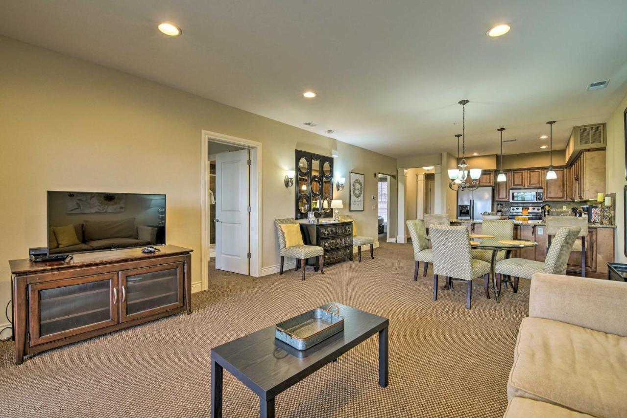 Inviting Branson Condo With Outdoor Dining Area エクステリア 写真